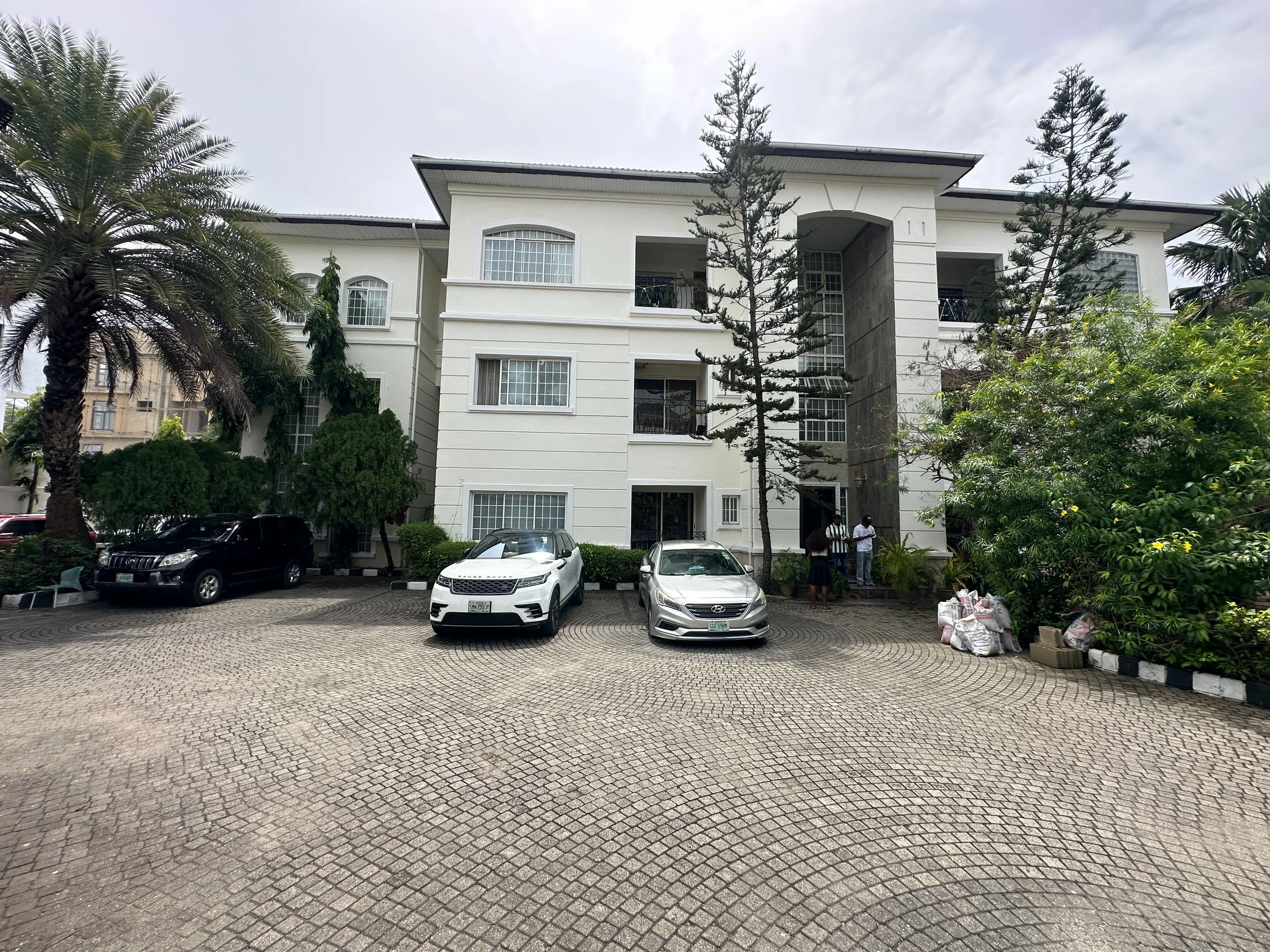 3 Bed Apartment in Banana Island